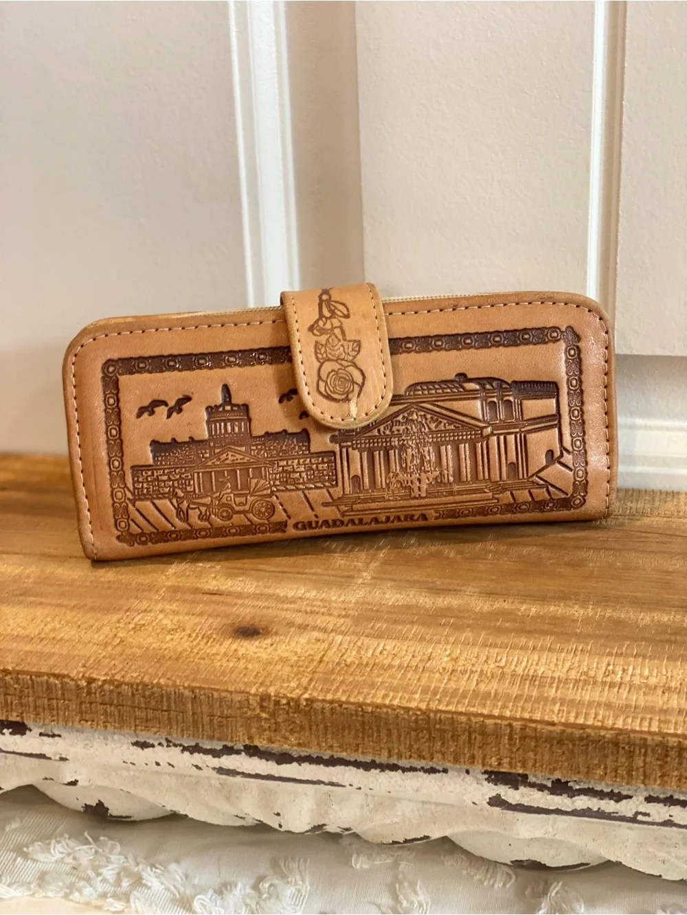 Vintage Hand-Tooled Floral Leather Wallet - Tan